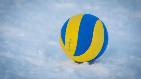 Впервые в истории: волейболистки Татарстана взяли серебро на ЧР на снегу - телеканал НТР 24