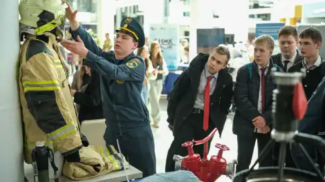 Нижнекамский пожарный отряд ищет смелых и ответственных на ярмарке вакансий - телеканал НТР 24