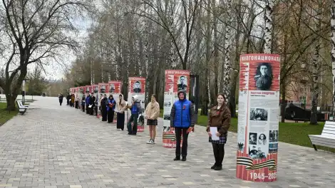 В Нижнекамске открылась уличная выставка «Герои многонационального Татарстана» - телеканал НТР 24