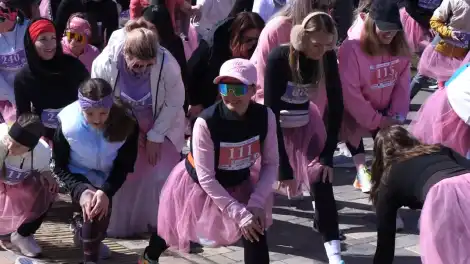 На женском забеге «МатурРан» в Нижнекамске 200 девушек пробежали в розовых пачках - телеканал НТР 24