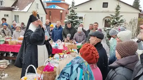 Епископ Чистопольский и Нижнекамский Пахомий освятил куличи - телеканал НТР 24