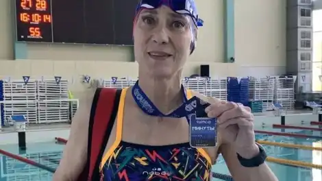 Нижнекамка проплыла 7 км за три часа - телеканал НТР 24