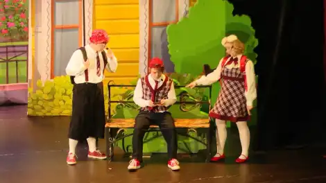 Школьникам Нижнекамска показали спектакль о кибермошенничестве - телеканал НТР 24