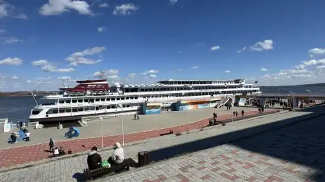 Нижнекамск открыл навигацию речного сезона: город встретил теплоход «Виссарион Белинский» - телеканал НТР 24