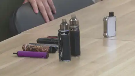 Судьба вейпов решится в мае: регионам планируют дать право на полный запрет - телеканал НТР 24
