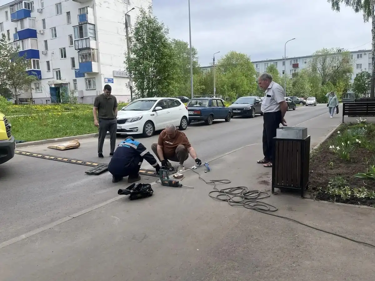 Во дворе Нижнекамска установили искусственную неровность
