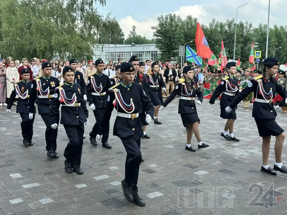 Открытие памятника пограничникам на улице Кайманова в Нижнекамске