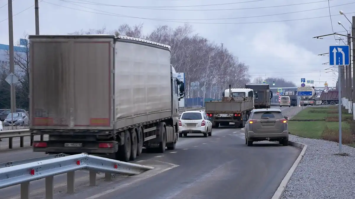дорога машины поток иномарка автоваз