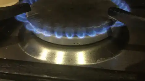 горит газовая плита