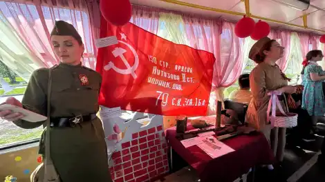 Пассажиры Трамвая Победы в Нижнекамске
