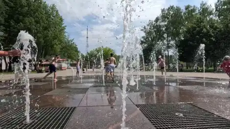 пешеходный фонтан в парке Семья Нижнекамск