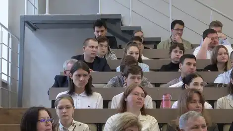 студенты на лекции