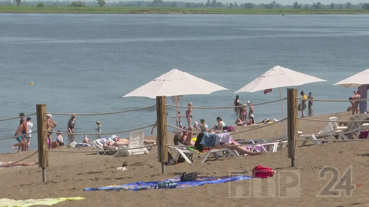 люди на пляже в Нижнекамске