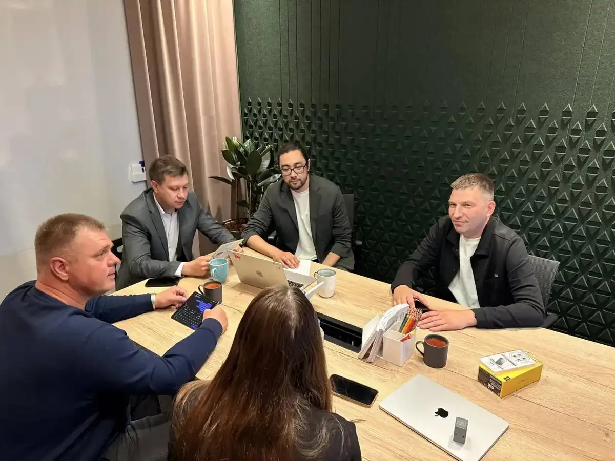 Участники обсуждения цифровых решений в сфере пассажирских перевозок