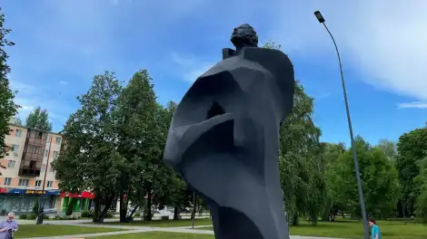 памятник Пушкину в Нижнекамске