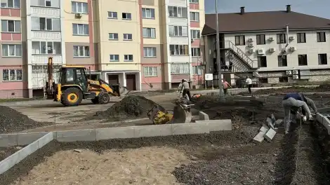 Благоустройство территории возле домов № 70 и 72 по проспекту Мира в Нижнекамске