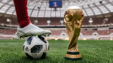 нога футболиста на мяче, Кубок FIFA