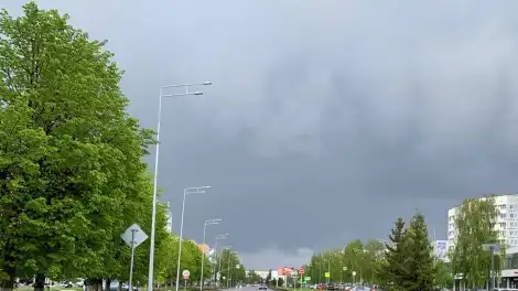 тучи мокрый асфальт летом в Нижнекамске