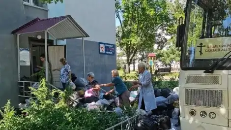 Передача веще и продуктов питания жителям села Старошешминск Нижнекамского района Татарстана