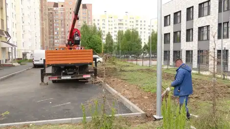 Установка новых опор освещения во дворах Нижнекамска