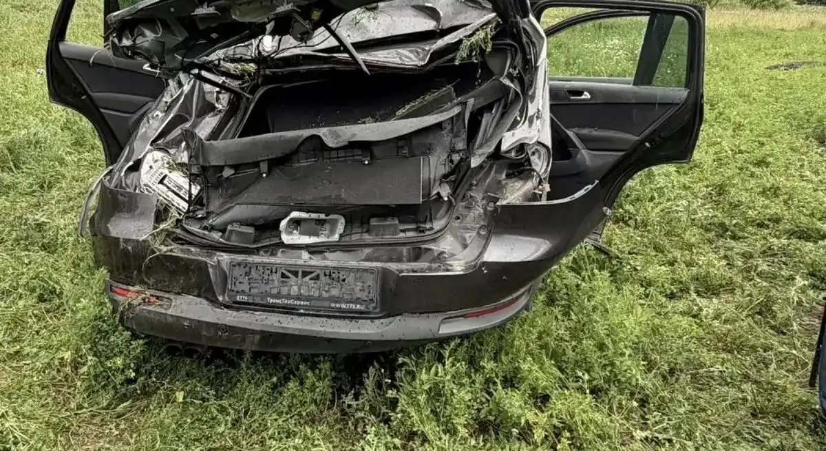 Попавший в ДТП автомобиль