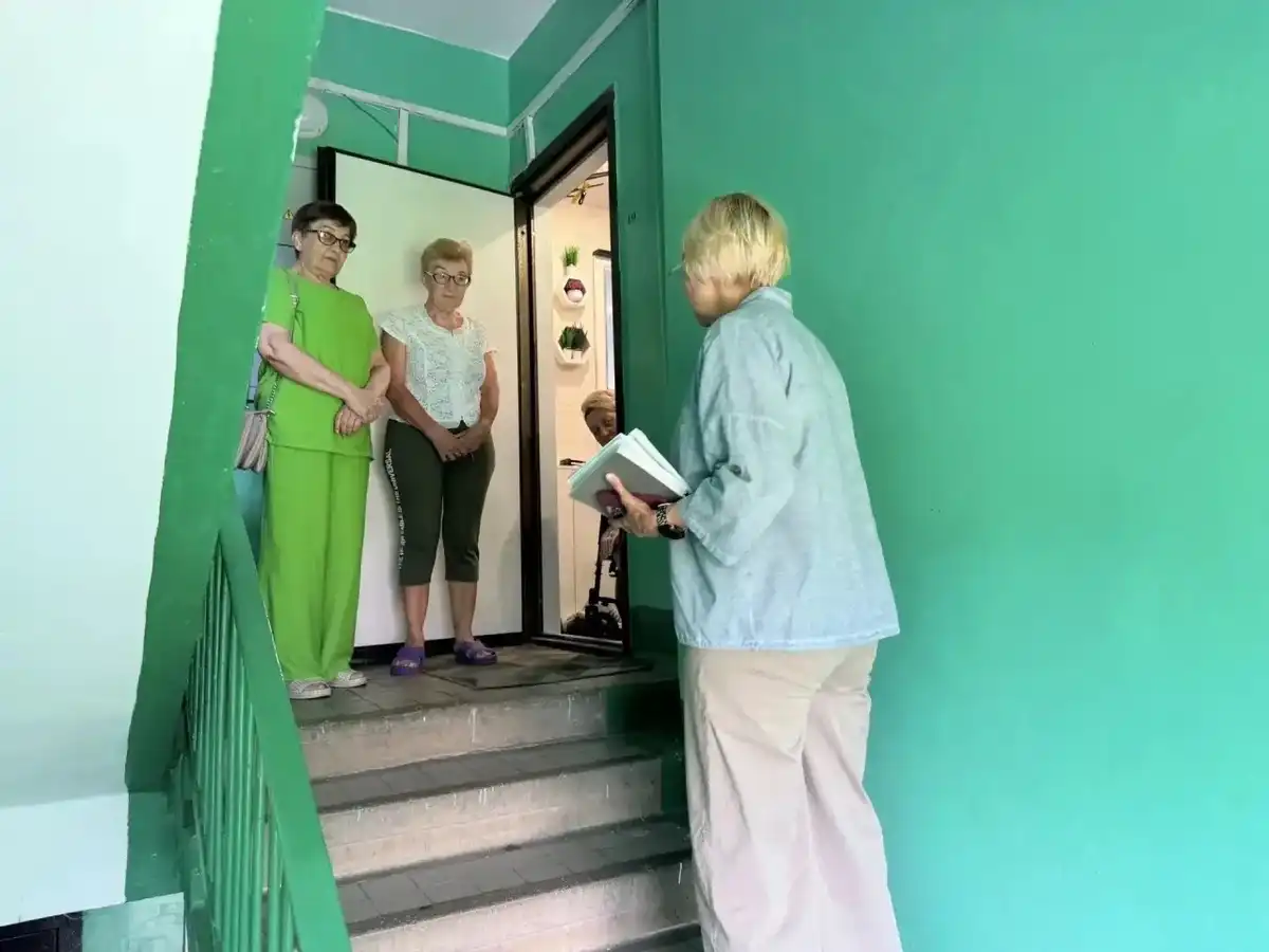 комиссия в подъезде