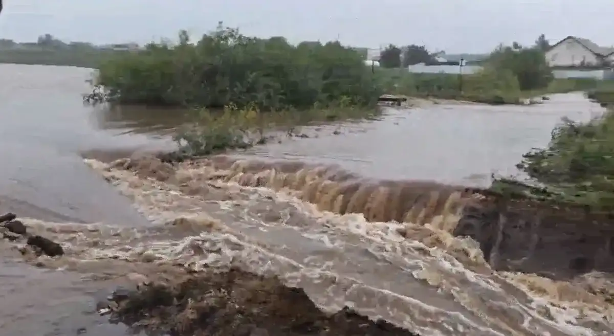 река вода перелив потоп