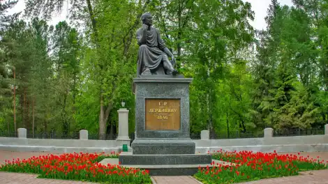 памятник державину в казани