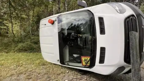 Автобус с детской хоккейной командой в кювете на трассе Казань — Оренбург — Боровое Матюшино в Лаишевском районе
