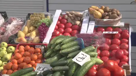 овощи лежат на прилавке