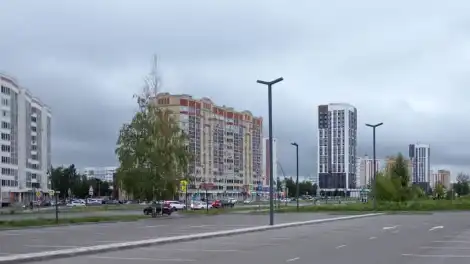 пасмурная погода летом, пр. Шинников в Нижнекамске
