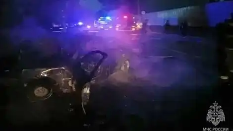 Сгоревший после ДТП автомобиль под Зеленодольском в котором сгорели 6 подростков
