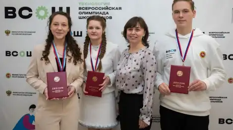 учительница технологии гимназии № 32 Елена Гаранина