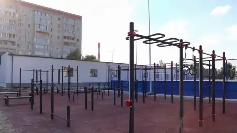 спортивная площадка