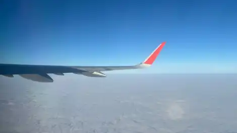 самолет крыло небо вид из окна