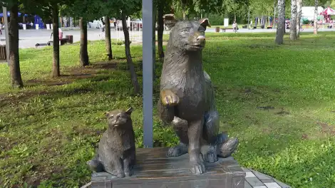 копилка памятник кот и собака