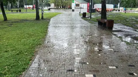 Ливень в парке Семья в Нижнекамске
