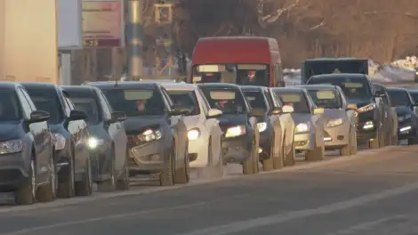 пробка на дороге очередь из машин