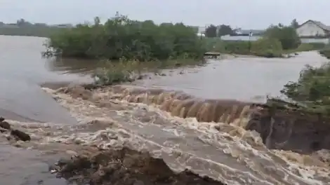 река вода перелив потоп