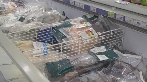 продукты на ветрине