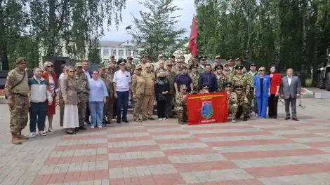 ветераны боевого братства собрались у памятника