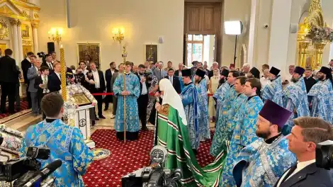 служба в церкви