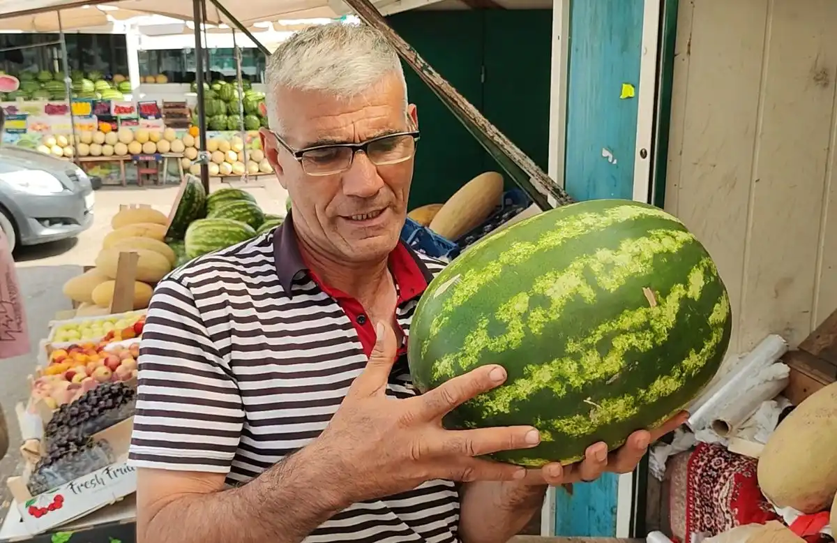 продавец арбузов