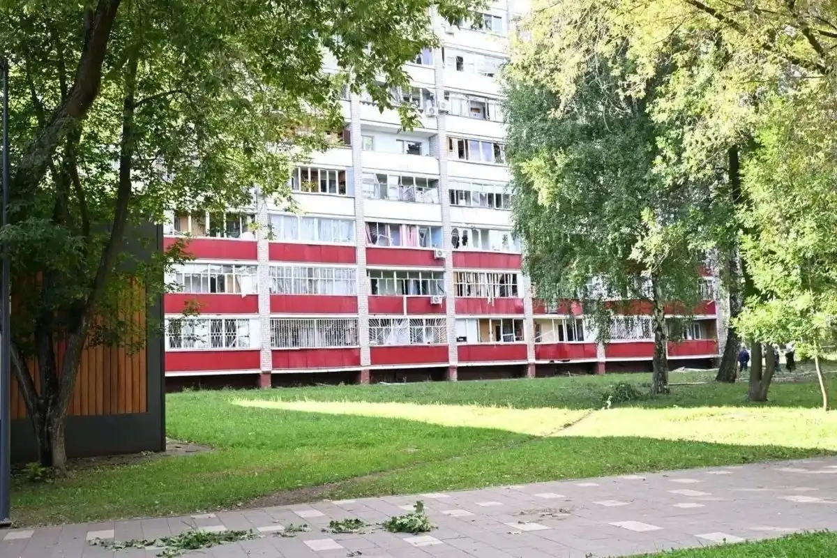 дом на школьном бульваре