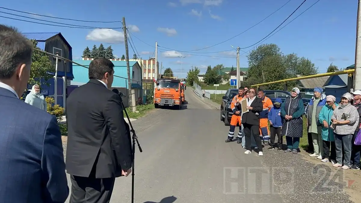 глава Нижнекамского района на открытии дороги Кашаево - Шингальчи