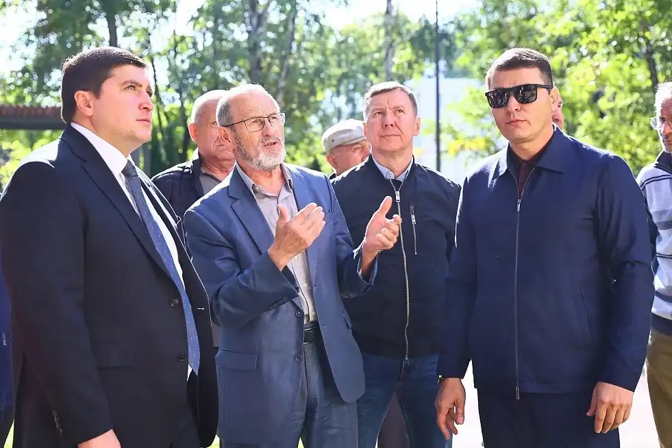радмир беляев смотрит на дом