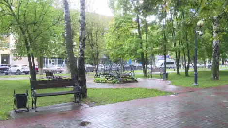парк тукая в Нижнекамске после дождя