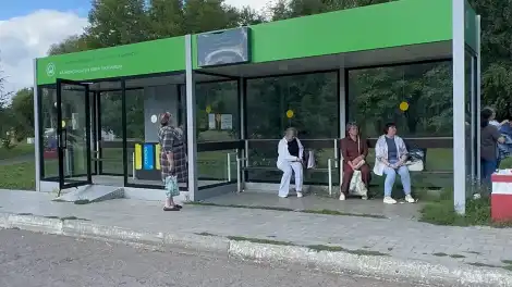 автобусная остановка в Нижнекамске