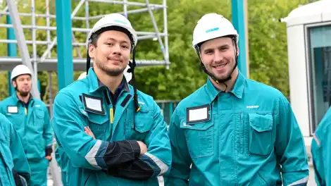 хоккеисты Нефтехимика на экскурсии НКНХ