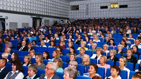 педагоги на августовской конференции